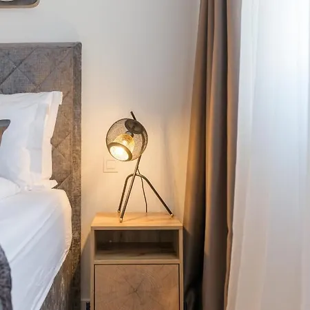 Paparazzi سبليت