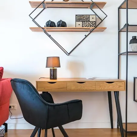 Apartment Paparazzi