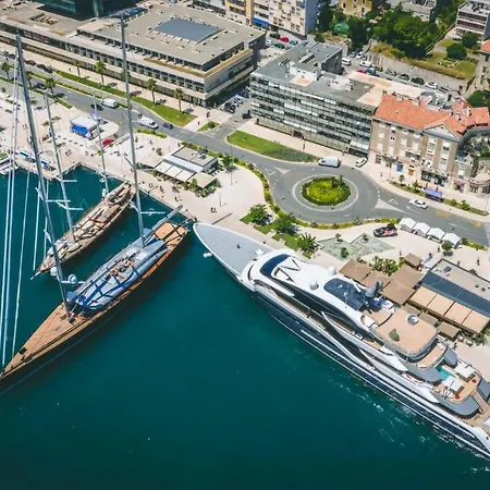 شقة Paparazzi سبليت